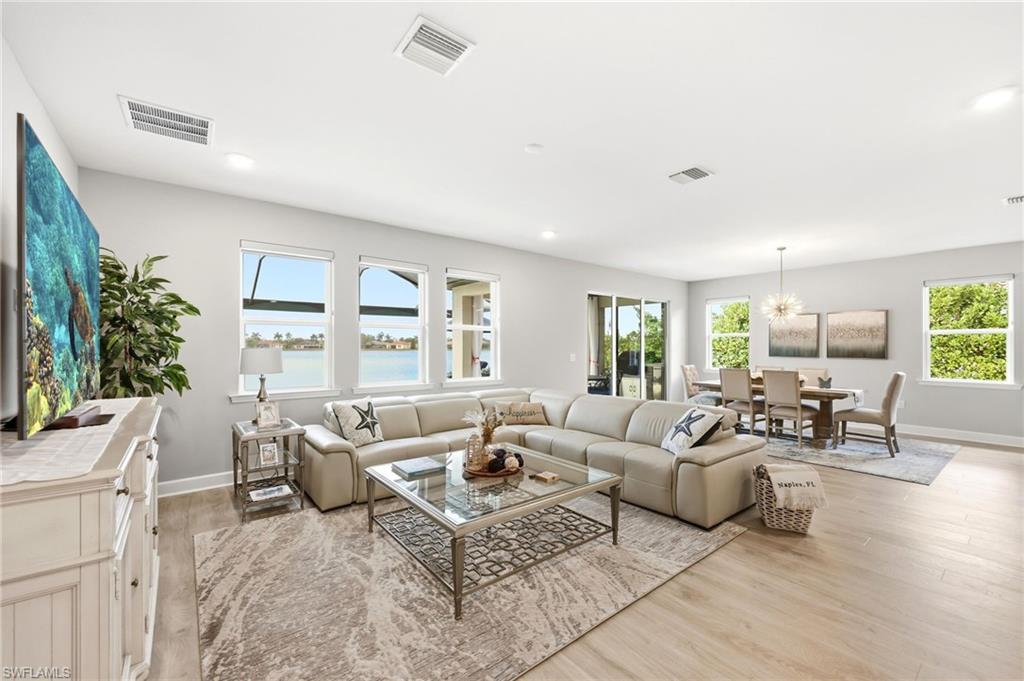 VALENCIA LAKES - Residential