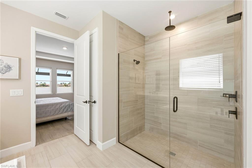 VALENCIA LAKES - Residential