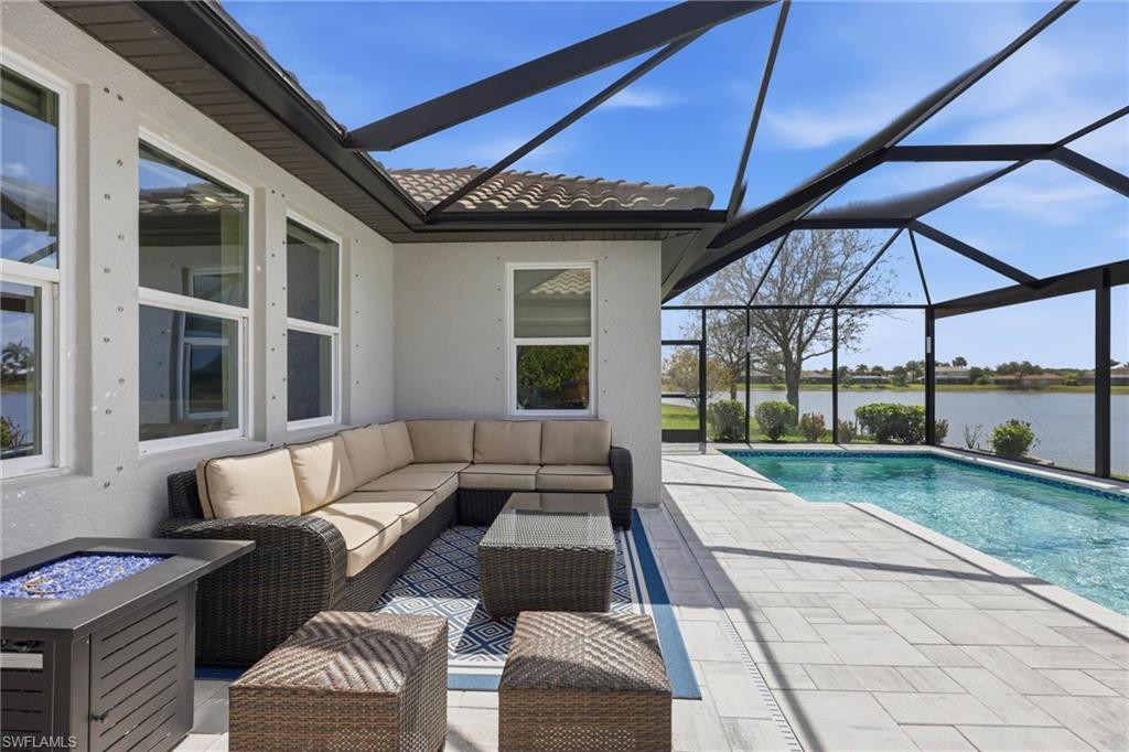 VALENCIA LAKES - Residential