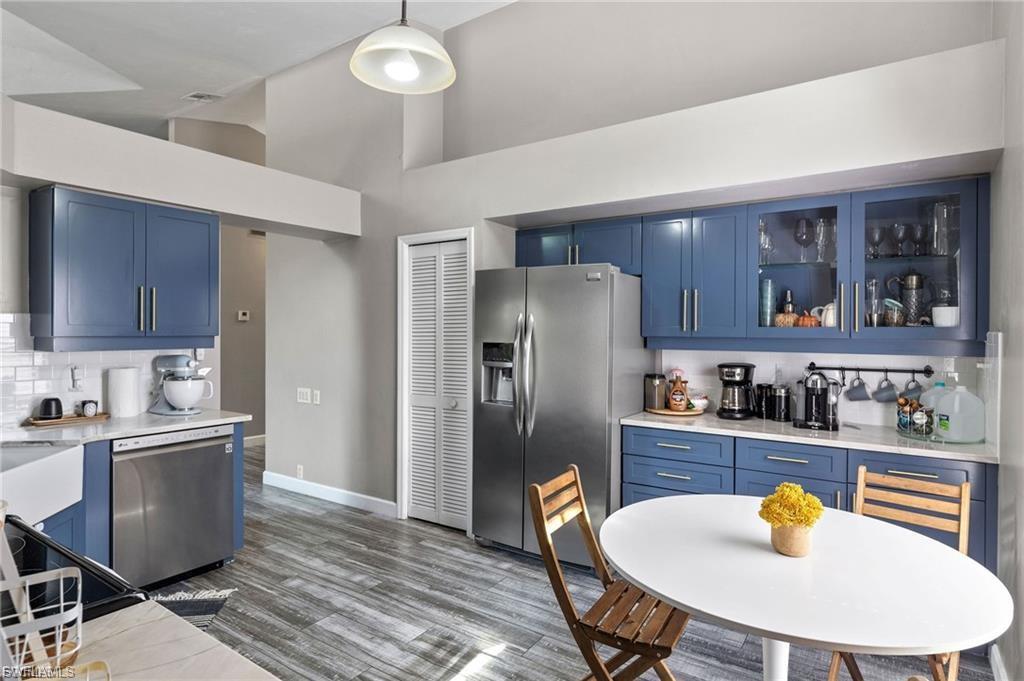 VILLAS FOUR - Residential