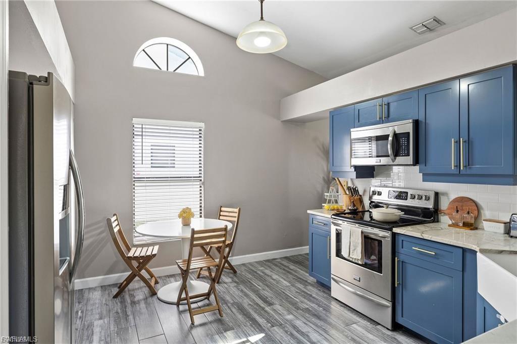 VILLAS FOUR - Residential