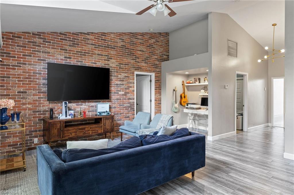 VILLAS FOUR - Residential