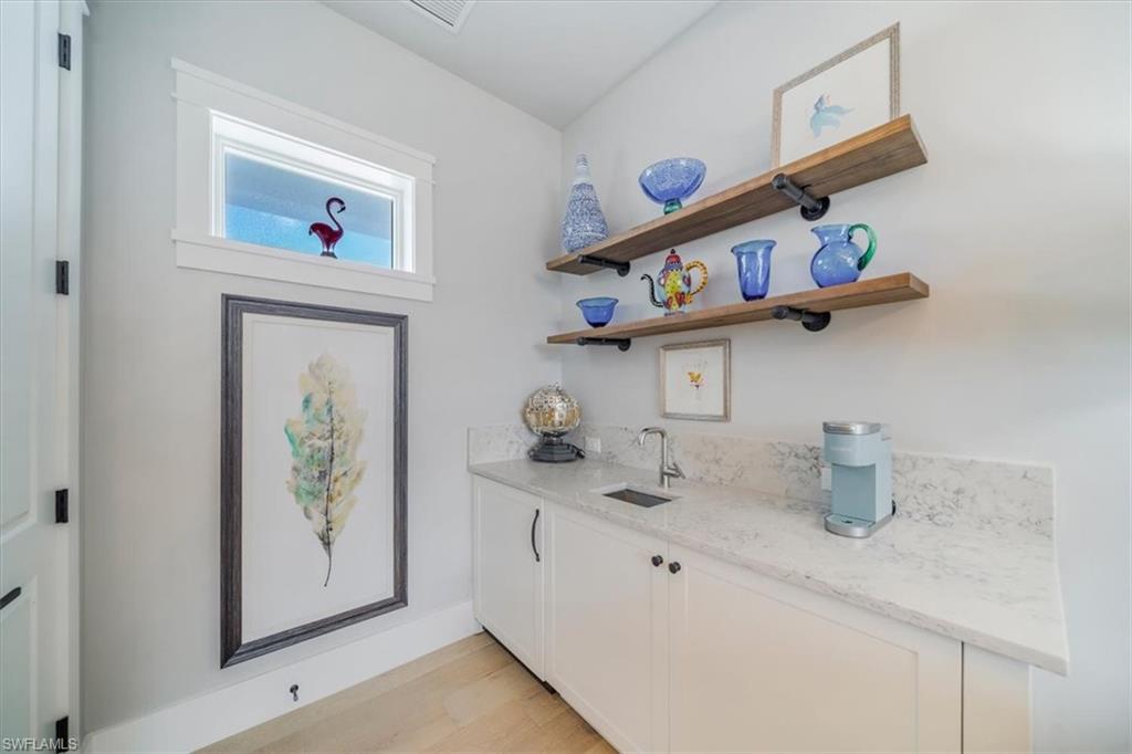 MANGROVE BAY - Residential