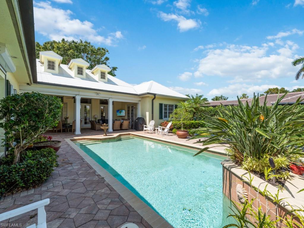 MOORINGS - Residential