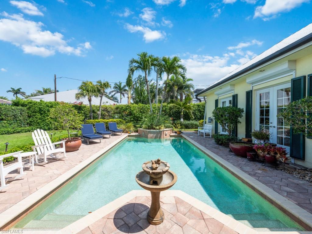 MOORINGS - Residential