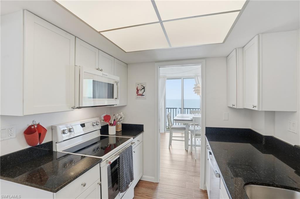 BAYSHORES - Residential Lease