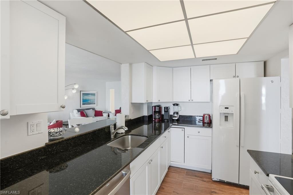 BAYSHORES - Residential Lease