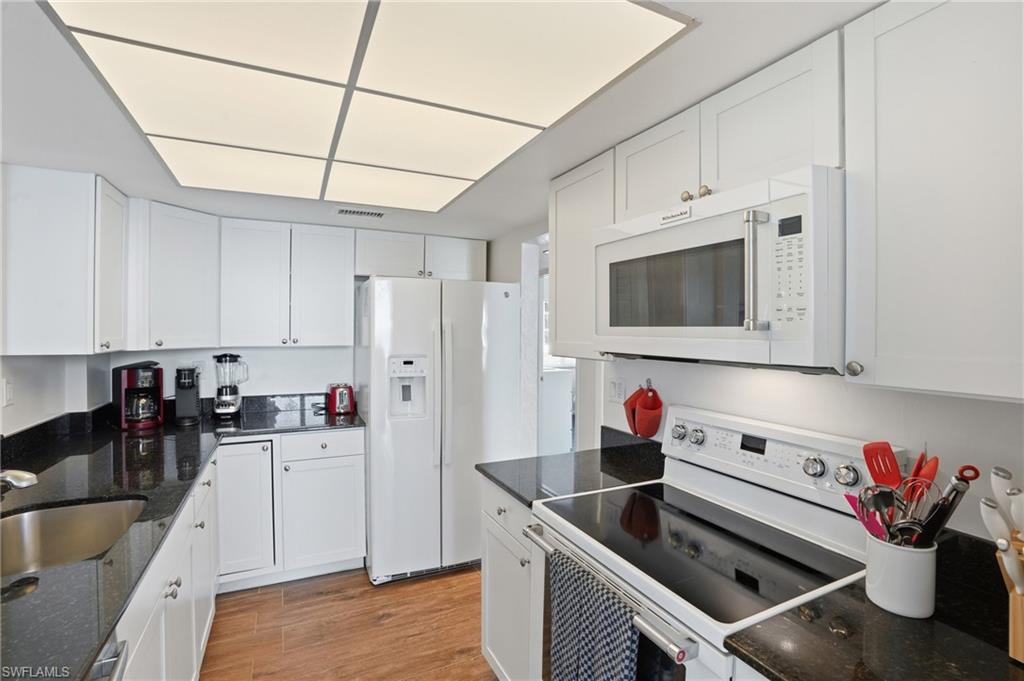 BAYSHORES - Residential Lease