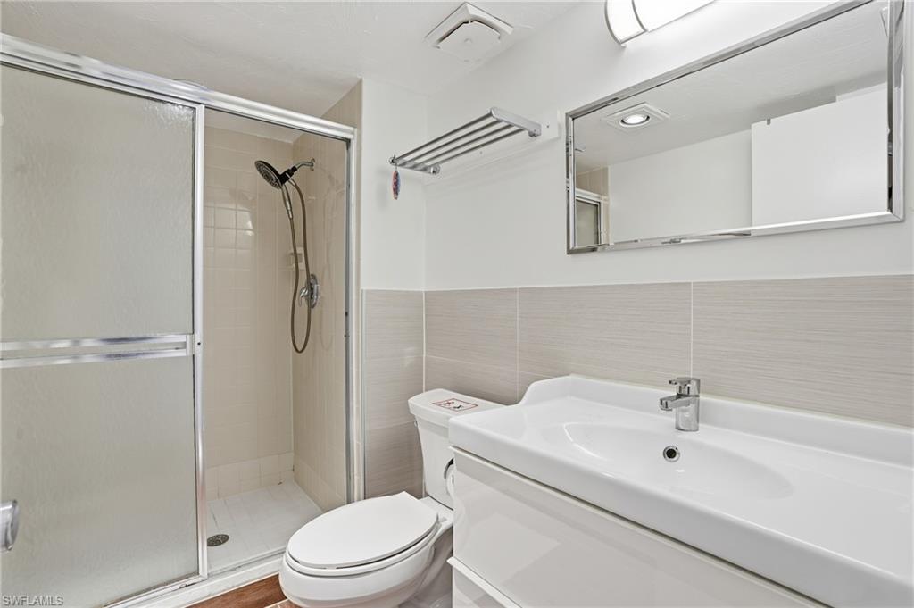 BAYSHORES - Residential Lease