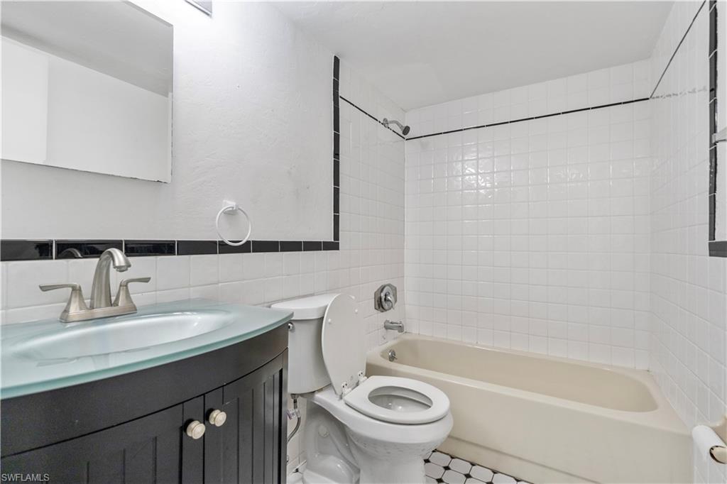 ROYAL HAWAIIAN CLUB - Residential