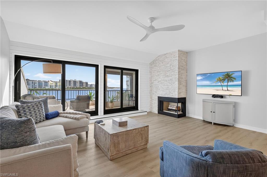 111 La Peninsula BLVD 111