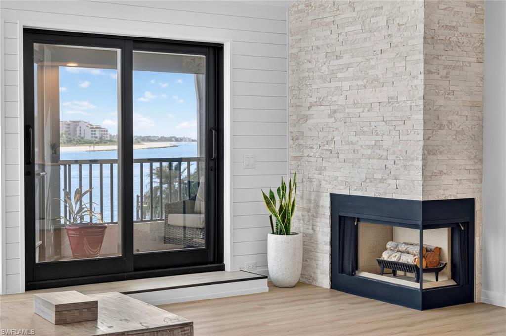 111 La Peninsula BLVD 111