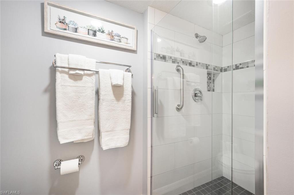 VICTORIA SHORES - Residential