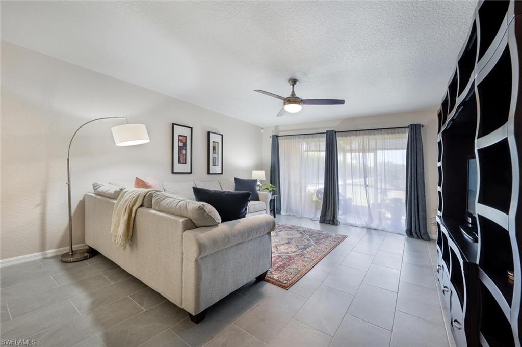 VICTORIA SHORES - Residential