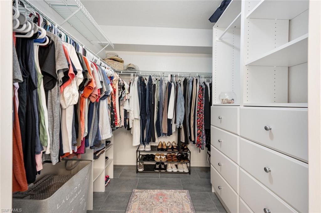 VICTORIA SHORES - Residential