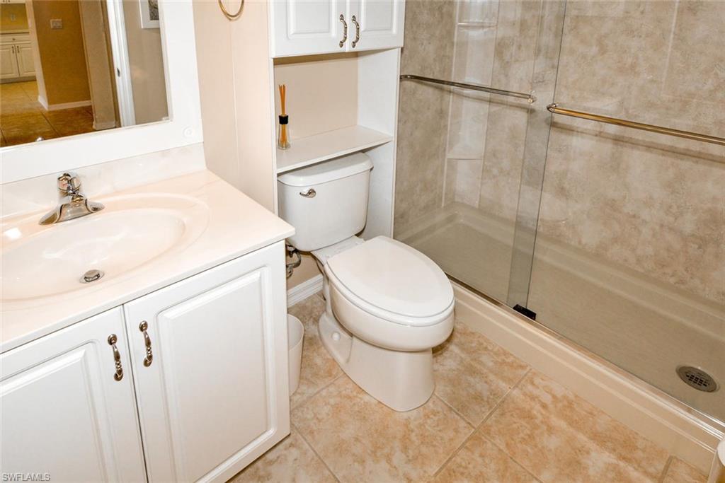 TWIN LAKES - Residential