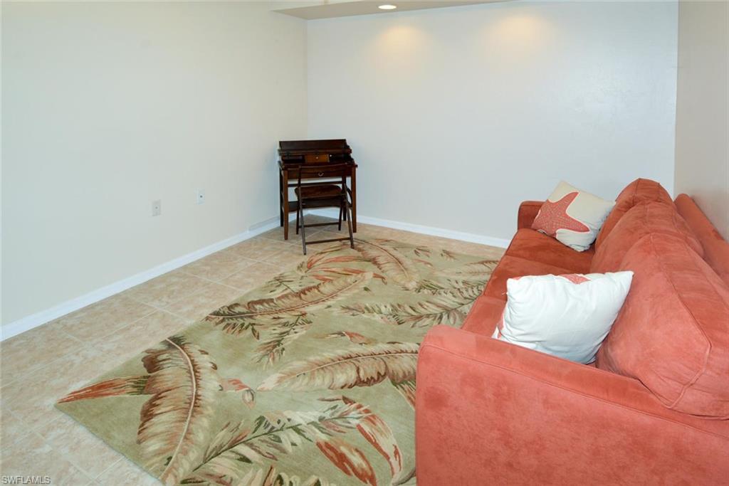 TWIN LAKES - Residential