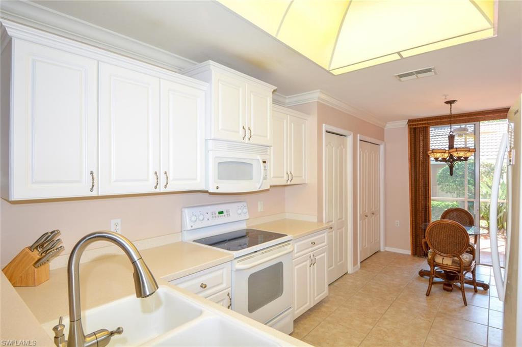 TWIN LAKES - Residential