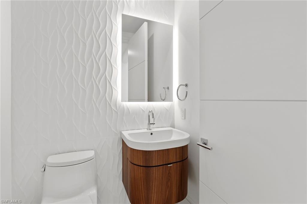 BAY SHORE PLACE - Residential