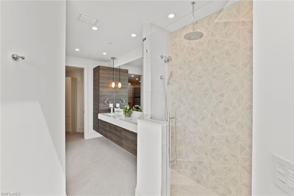 BAY SHORE PLACE - Residential