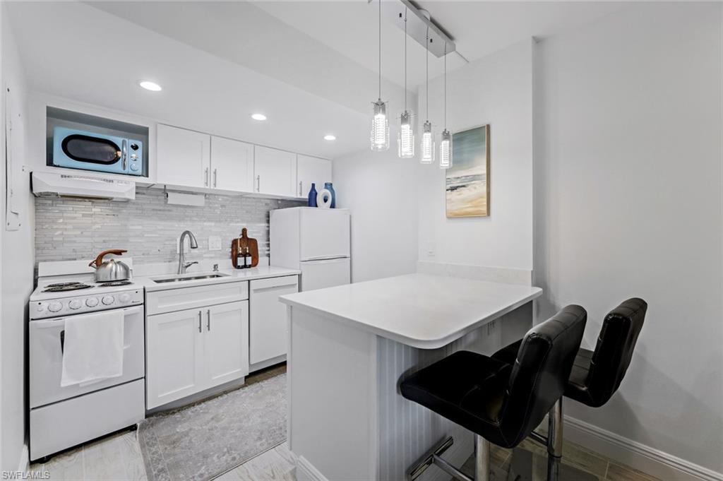 VANDERBILT TOWERS - Residential Lease