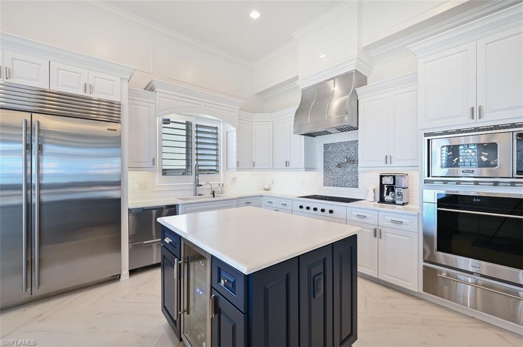 BAREFOOT BEACH - Residential