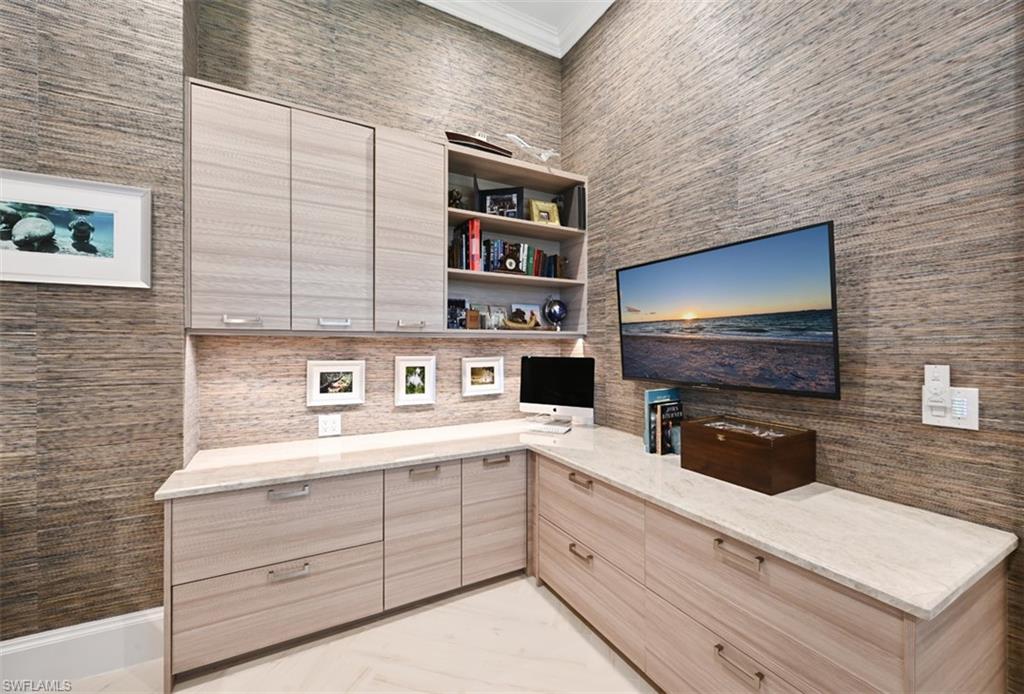 BAREFOOT BEACH - Residential