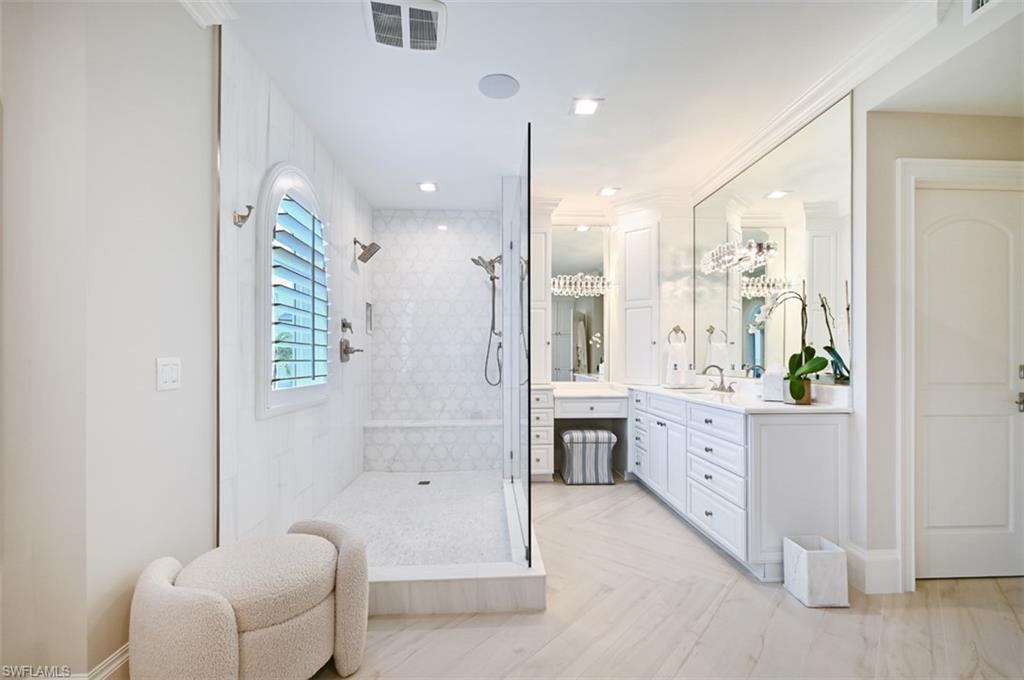 BAREFOOT BEACH - Residential