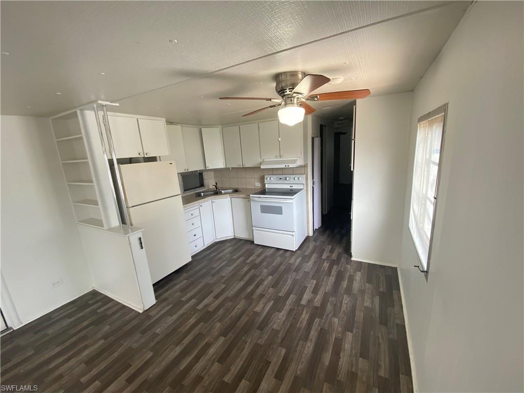 MOBILE MANOR - Residential Lease