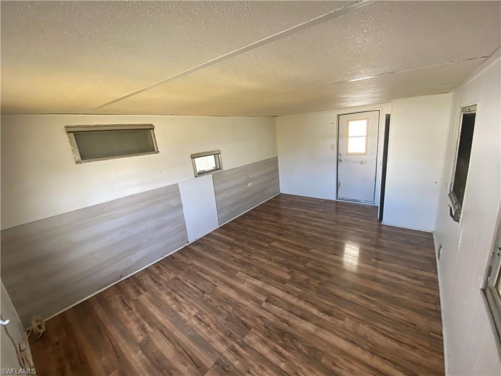 MOBILE MANOR - Residential Lease