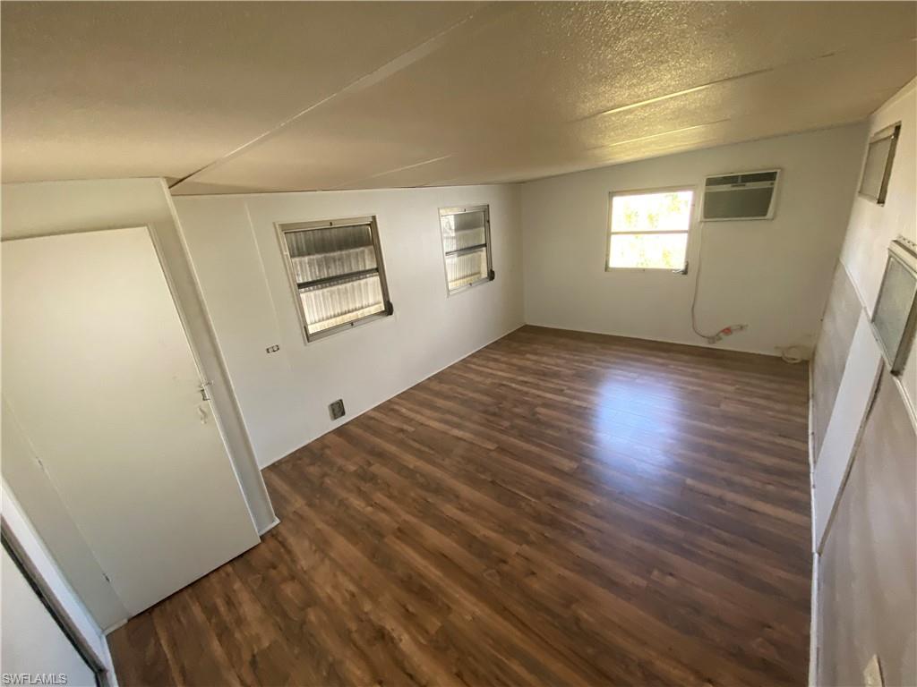 MOBILE MANOR - Residential Lease