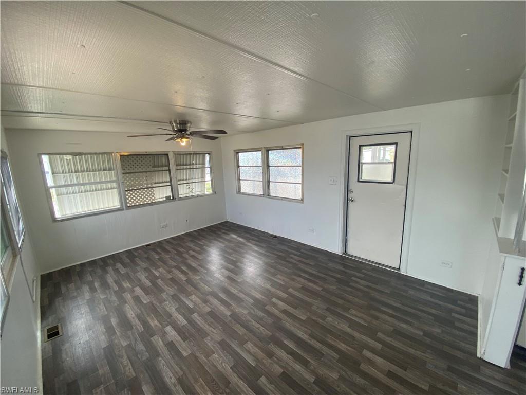 MOBILE MANOR - Residential Lease