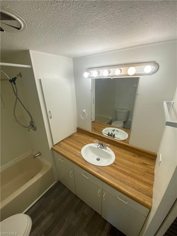 MOBILE MANOR - Residential Lease