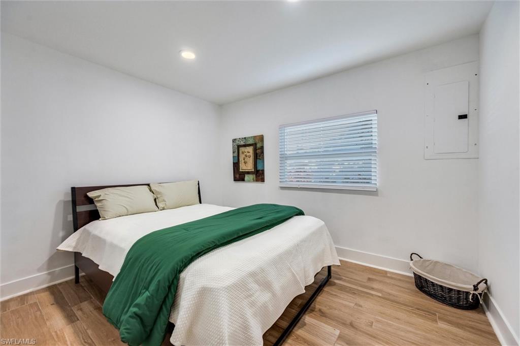 SUNSET HOMES - Residential