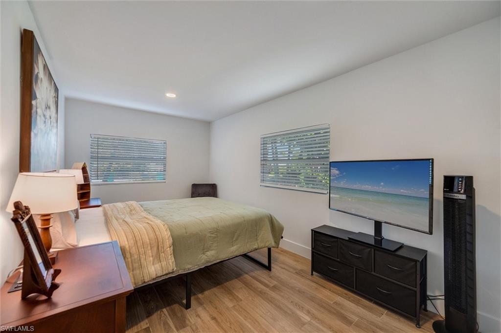 SUNSET HOMES - Residential