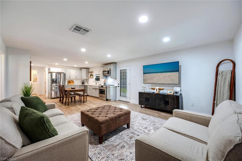 SUNSET HOMES - Residential