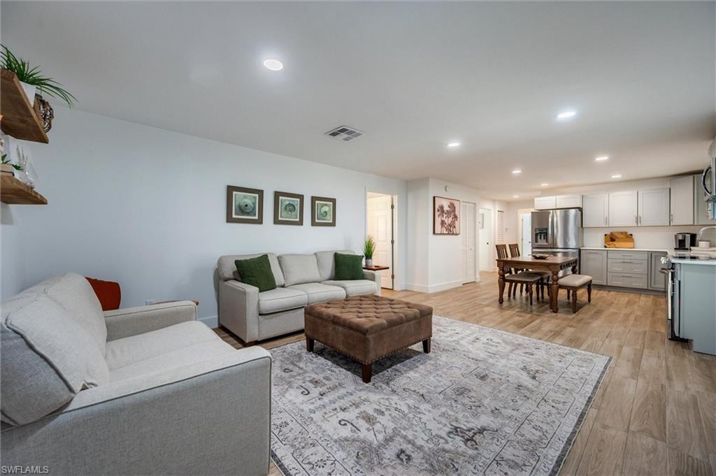 SUNSET HOMES - Residential