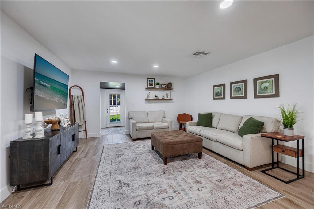 SUNSET HOMES - Residential