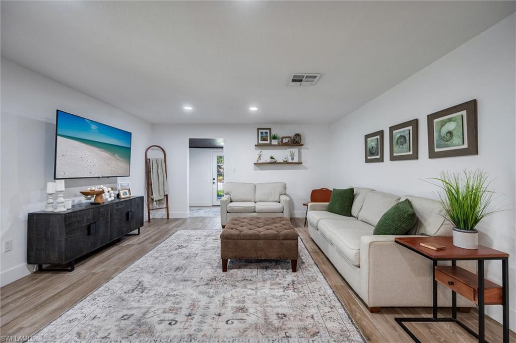 SUNSET HOMES - Residential