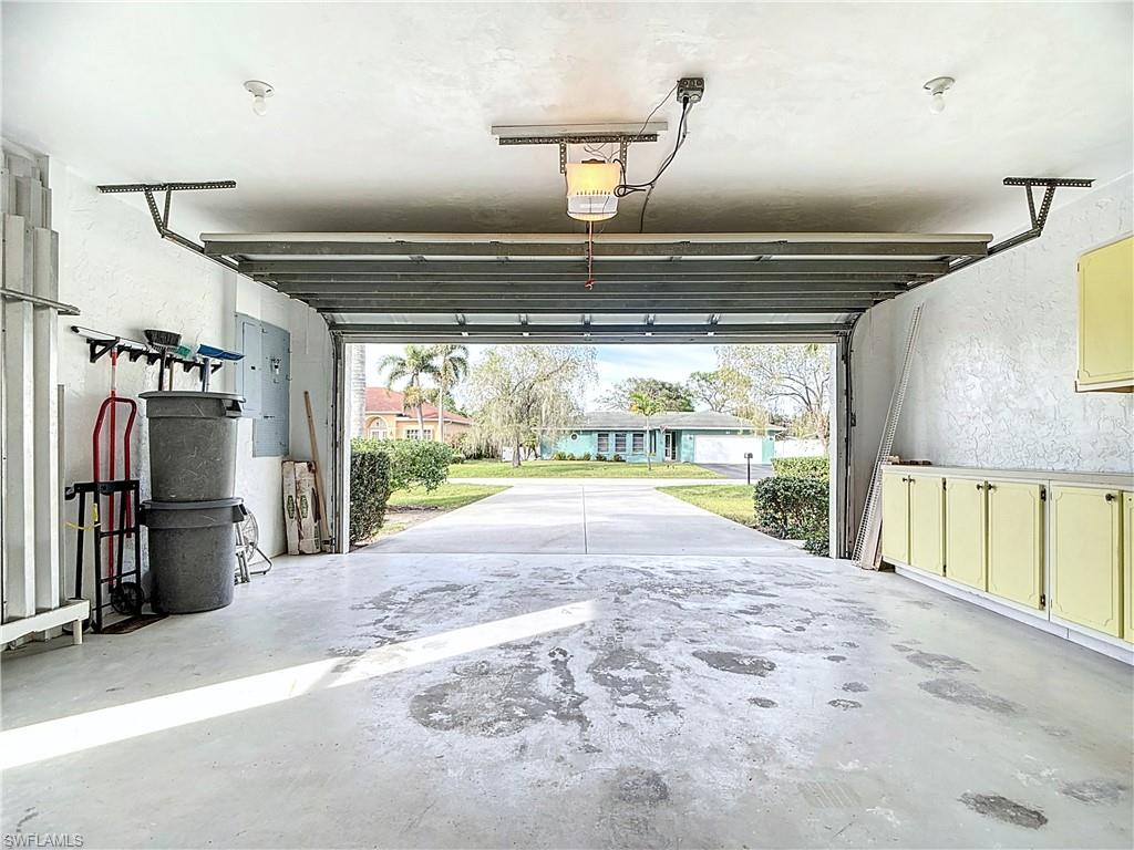 WILLOUGHBY ACRES - Residential Lease