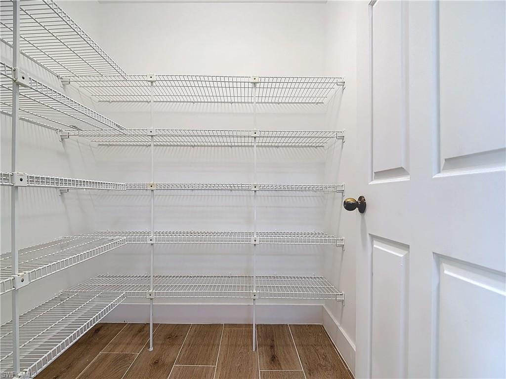 WILLOUGHBY ACRES - Residential Lease