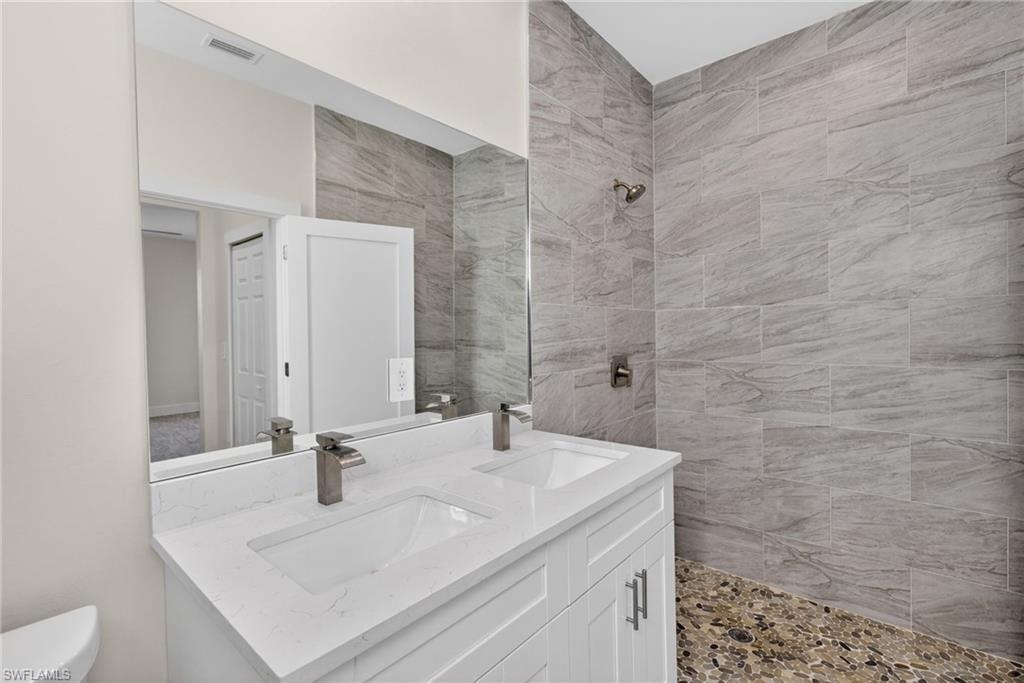 PINE MANOR - Residential