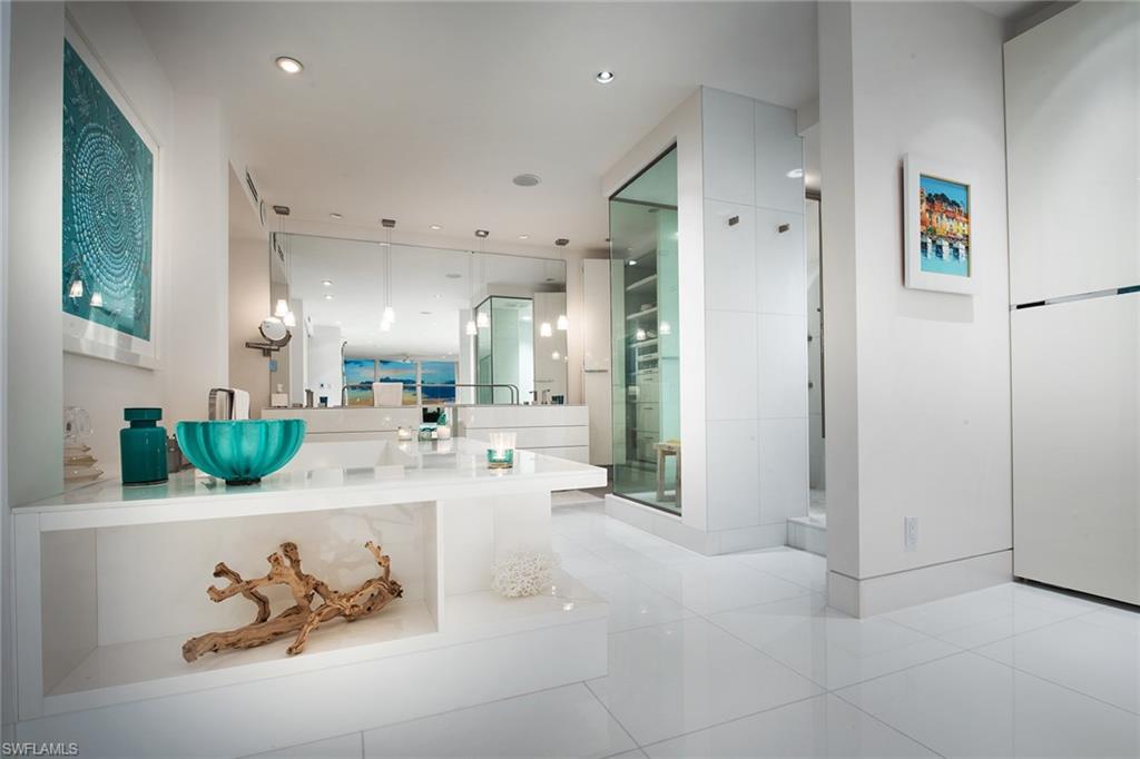 PARK PLAZA - Residential