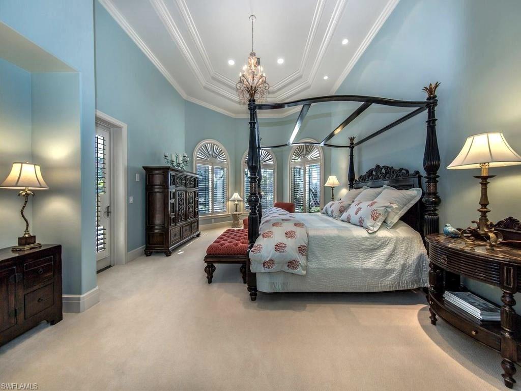 ESCADA AT TIBURON - Residential