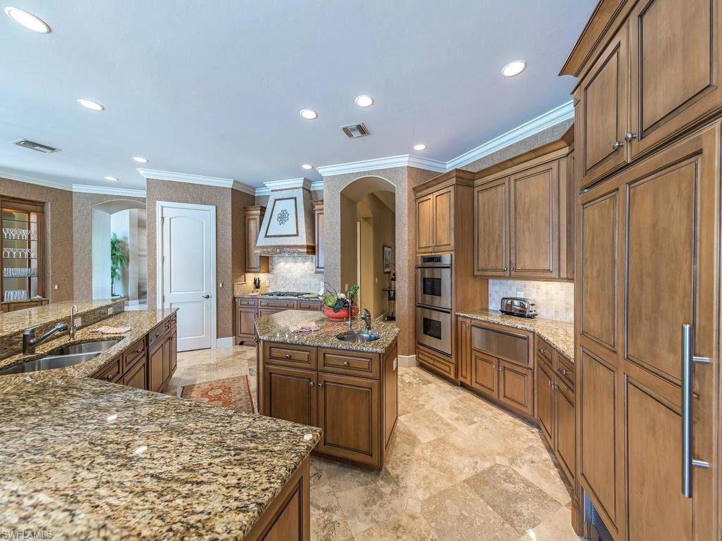 ESCADA AT TIBURON - Residential