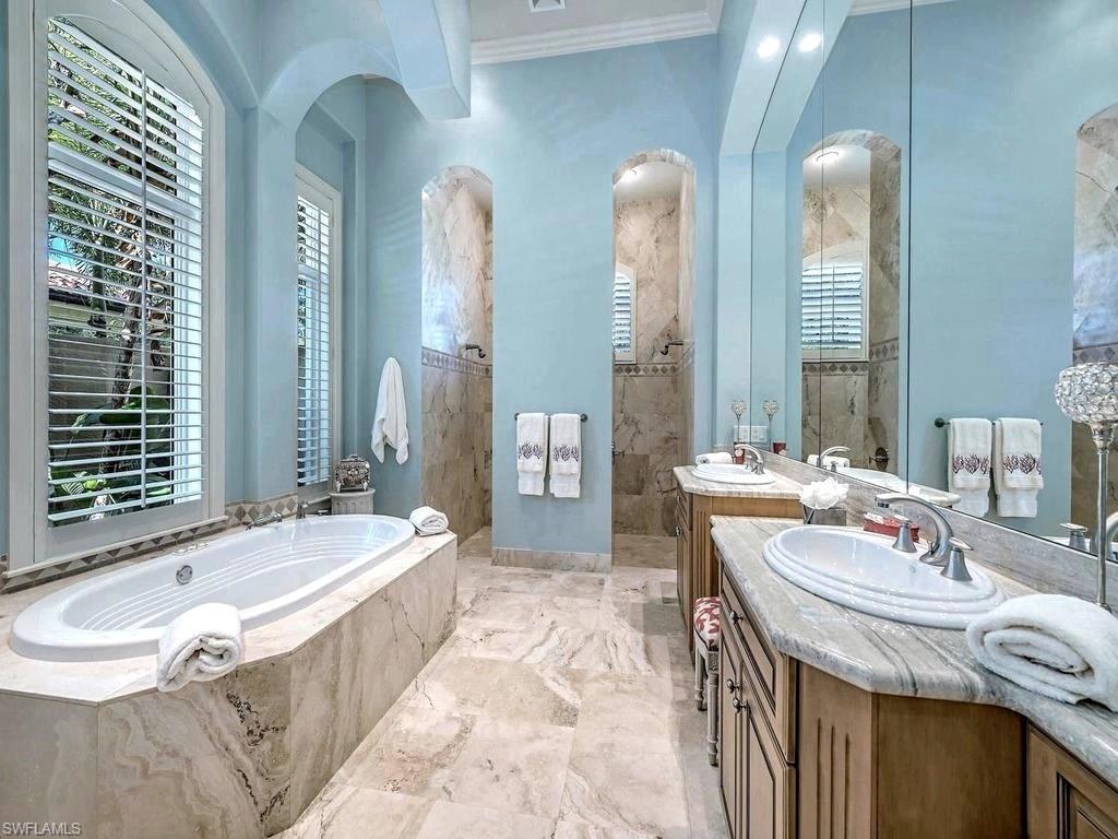 ESCADA AT TIBURON - Residential