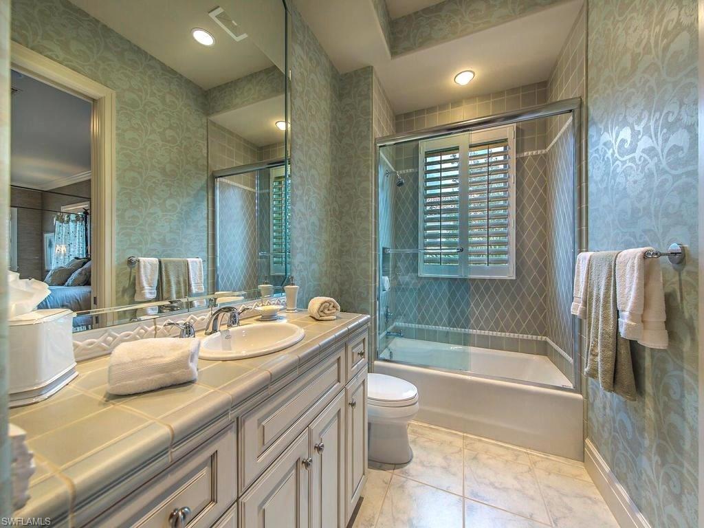 ESCADA AT TIBURON - Residential