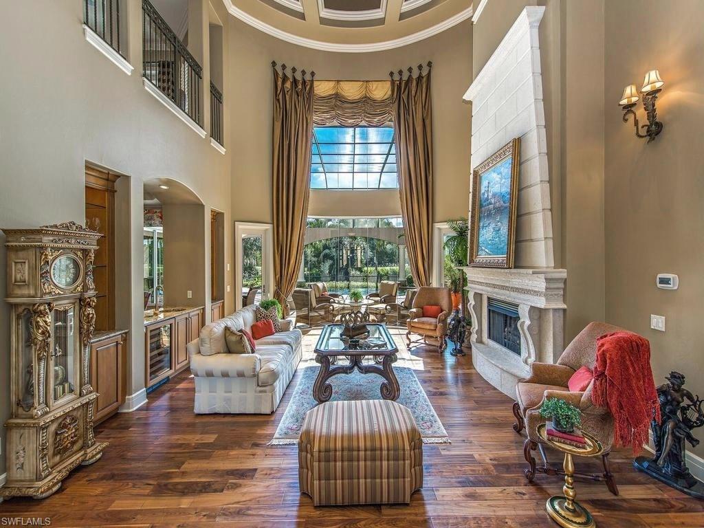 ESCADA AT TIBURON - Residential