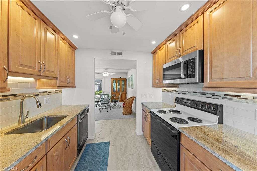 GLADES COUNTRY CLUB - Residential