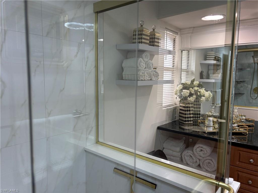 OAKES ESTATES - Residential Lease